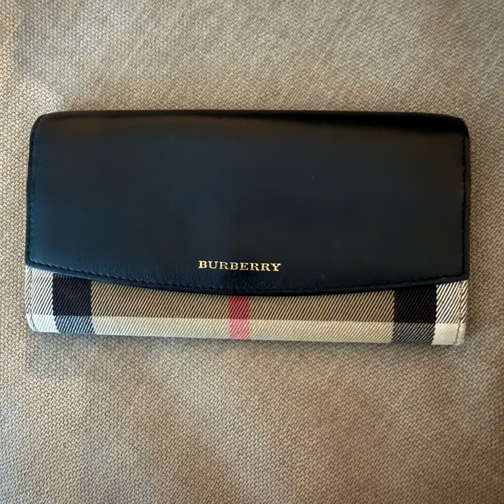Burberry Black Leather Wallet with Check Pattern